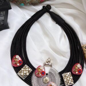 Jute necklace
